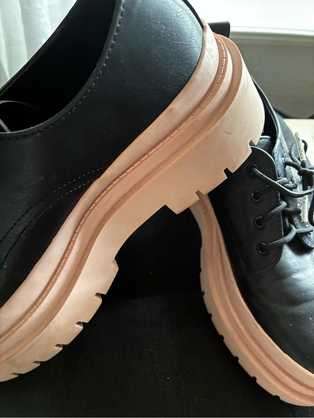 Steve Madden Black Leather Platform Oxfords with Cream Lug Sole